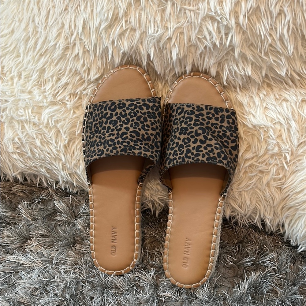 Old Navy Women's Leopard Print Slides